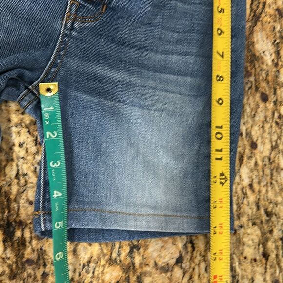 Veronica Beard Button-Fly Mid Rise Denim Shorts Size 27/4 - Picture 8 of 8